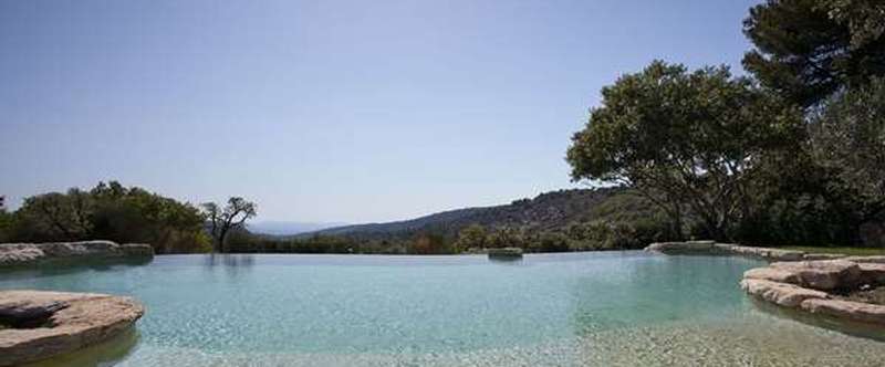 Stunning views over the local countryside are to be had from the Mas de Claire’s pool